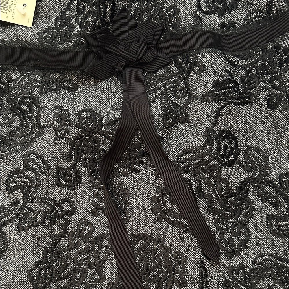 Ann Taylor Black Floral Pencil Skirt - Picture 3 of 4